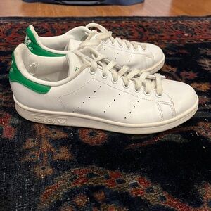 Women’s Adidas Stan Smiths size 8